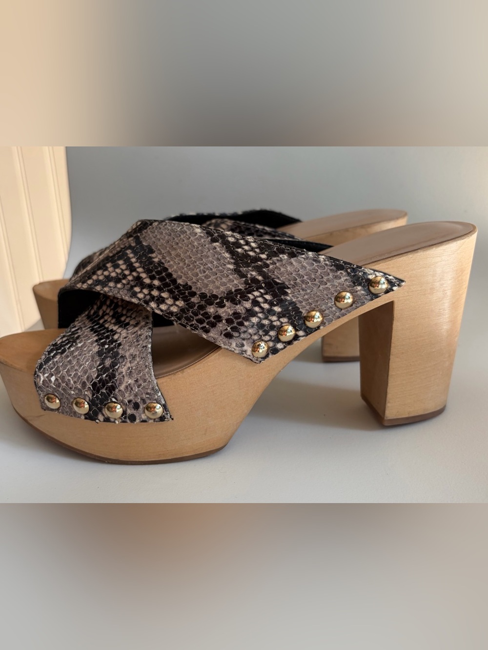 Diane Von Furstenberg “Seville” platform  Sandal size 9